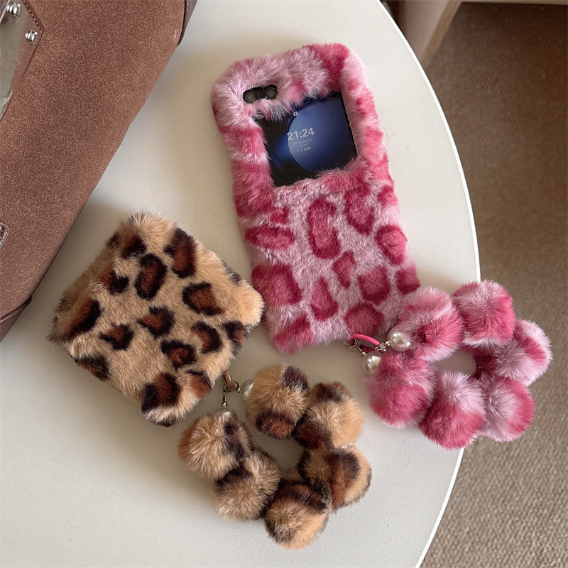 Phone Cases Samsung - Fashion Leopard Print Fluffy Plush Wrist